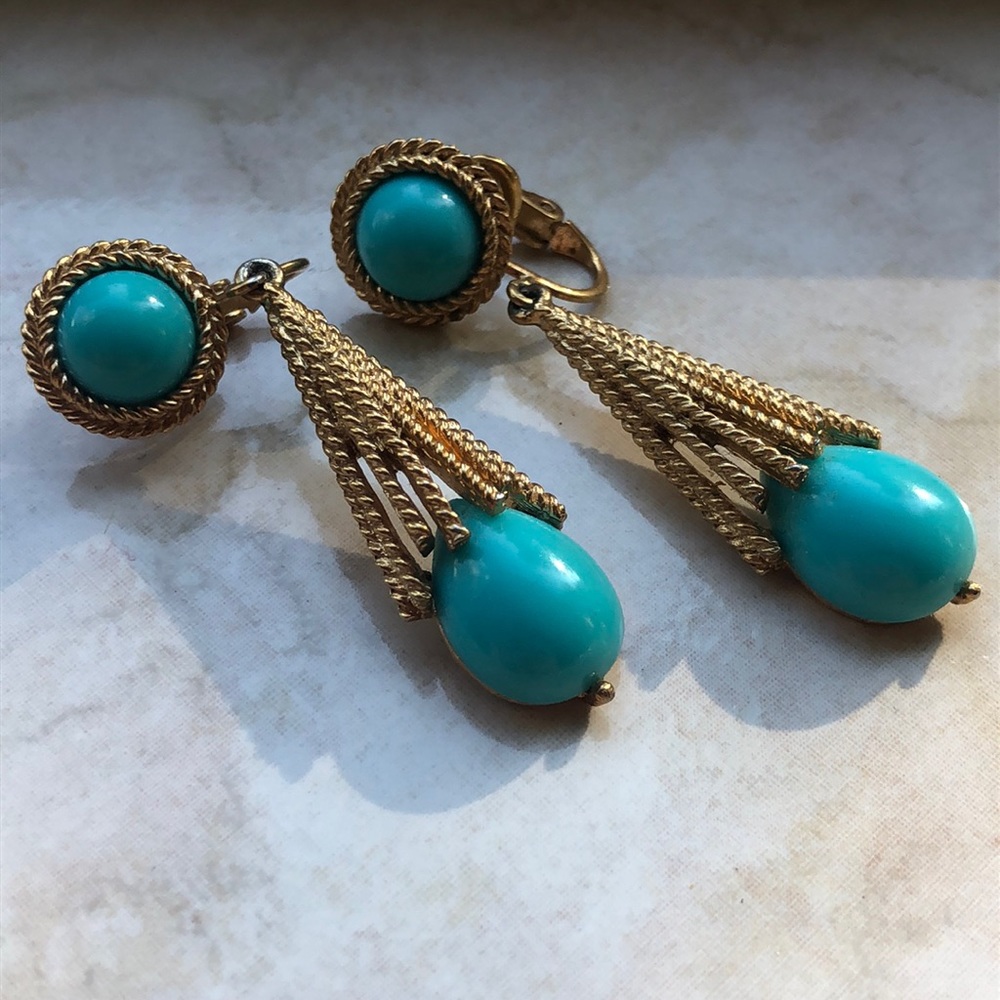 Stunning teal clip on earrings
